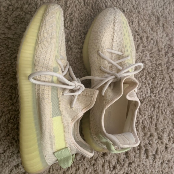 Yeezy Boost 350 v2.  Size 7.5 Mens - Picture 4 of 4